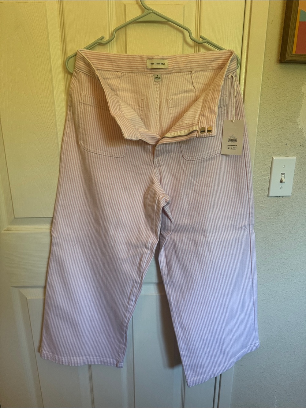 Free Assembly Wide leg pink stripes cropped pants